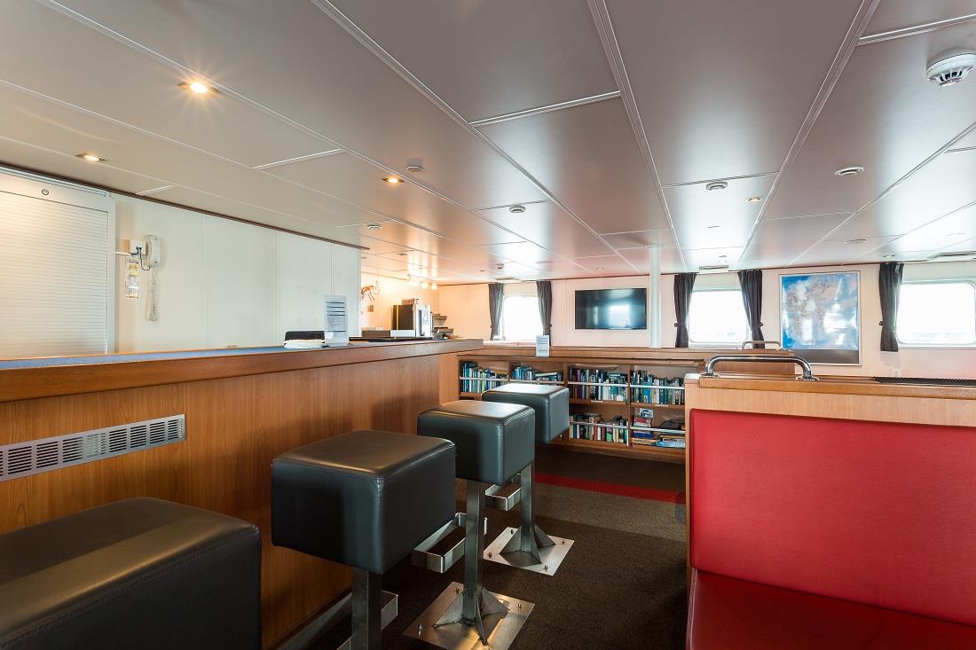 Ortelius, observation lounge, bar, library, deck 6 ? Oceanwide Expeditions (2).jpg_Eduardus Lee.jpg Ortelius, observation lounge, bar, library, deck 6 ? Oceanwide Expeditions (2).jpg_Eduardus Lee.jpg