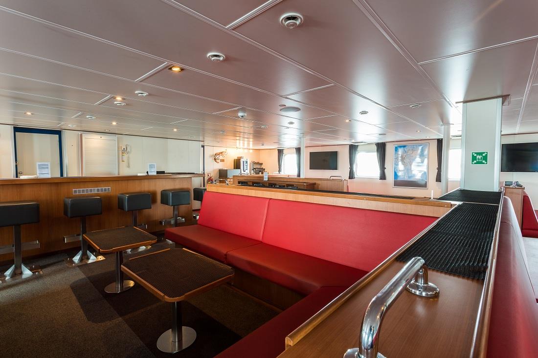 Ortelius, observation lounge, bar, library, deck 6 ? Oceanwide Expeditions (1).jpg_Eduardus Lee.jpg Ortelius, observation lounge, bar, library, deck 6 ? Oceanwide Expeditions (1).jpg_Eduardus Lee.jpg