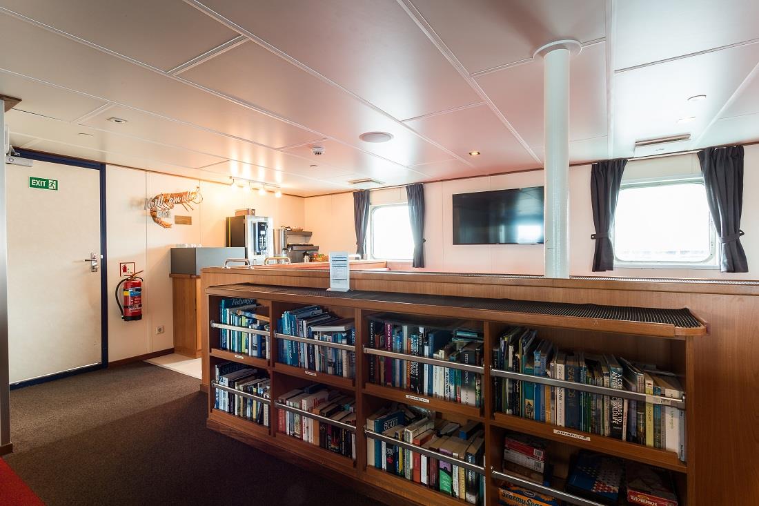 Ortelius, observation lounge, bar, library, deck 6 ? Oceanwide Expeditions (3).jpg_Eduardus Lee.jpg Ortelius, observation lounge, bar, library, deck 6 ? Oceanwide Expeditions (3).jpg_Eduardus Lee.jpg